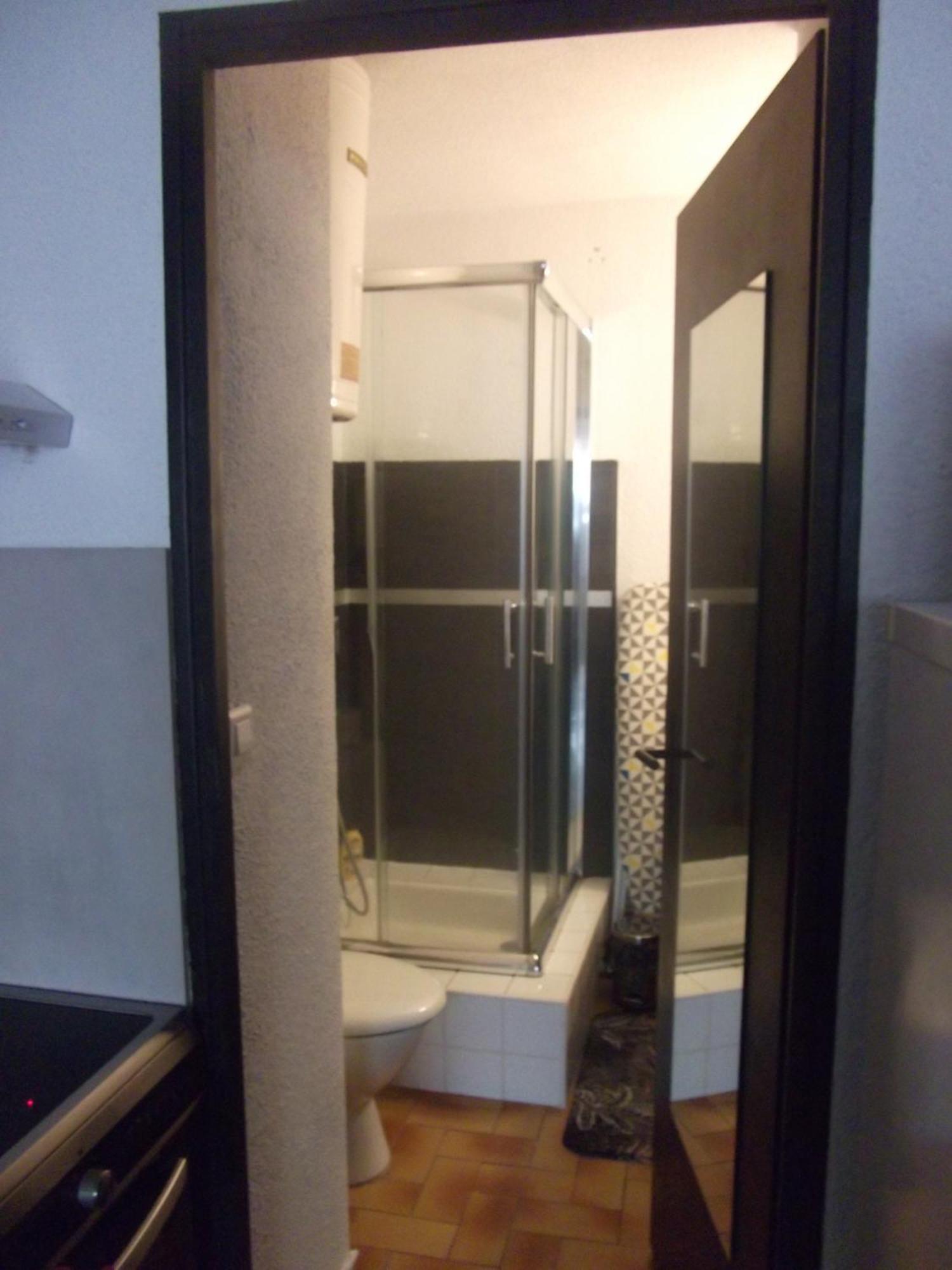 Studio sur le port, climatisation, wifi, piscine, lave-linge Gruissan Esterno foto