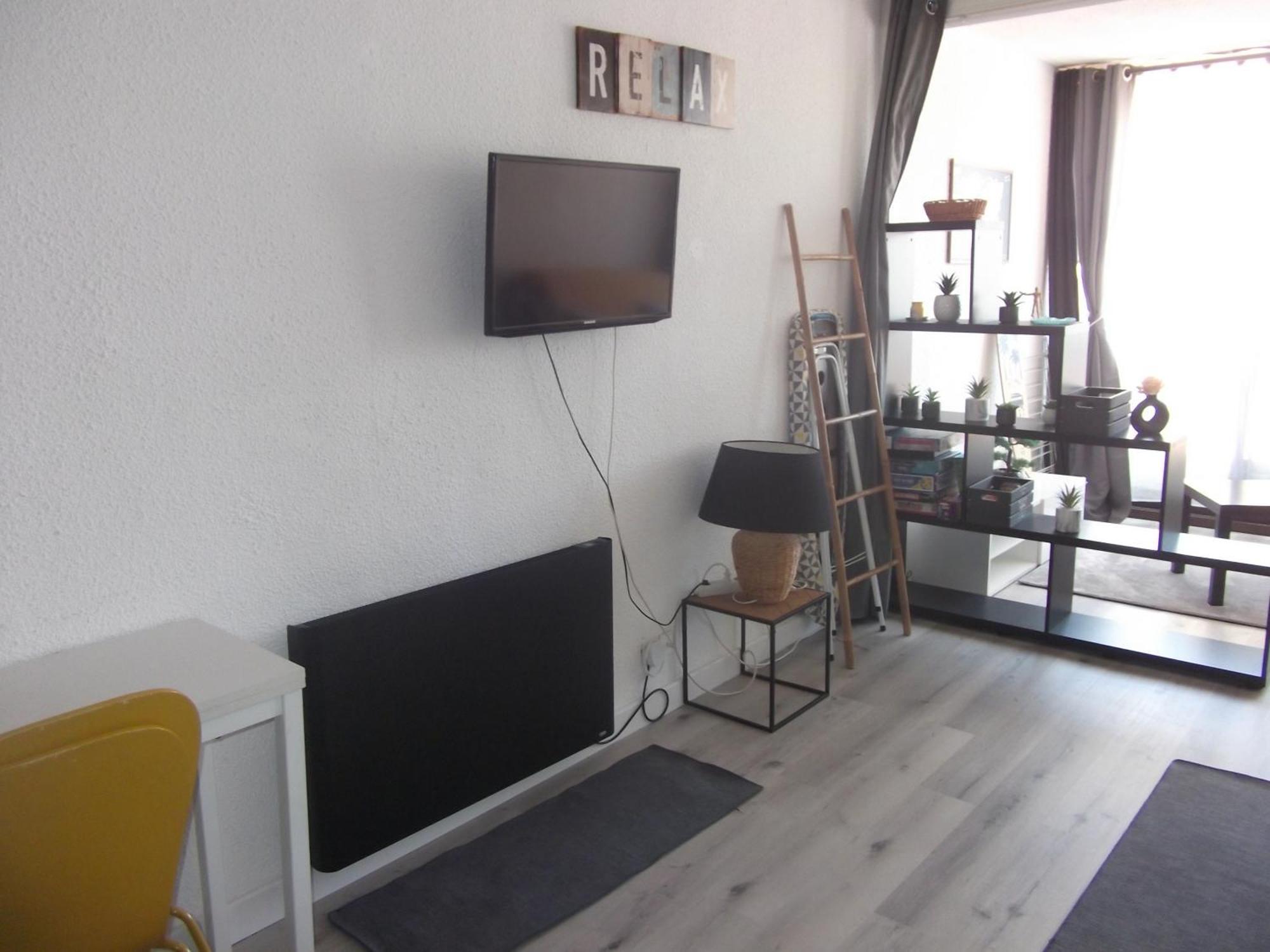 Studio sur le port, climatisation, wifi, piscine, lave-linge Gruissan Esterno foto