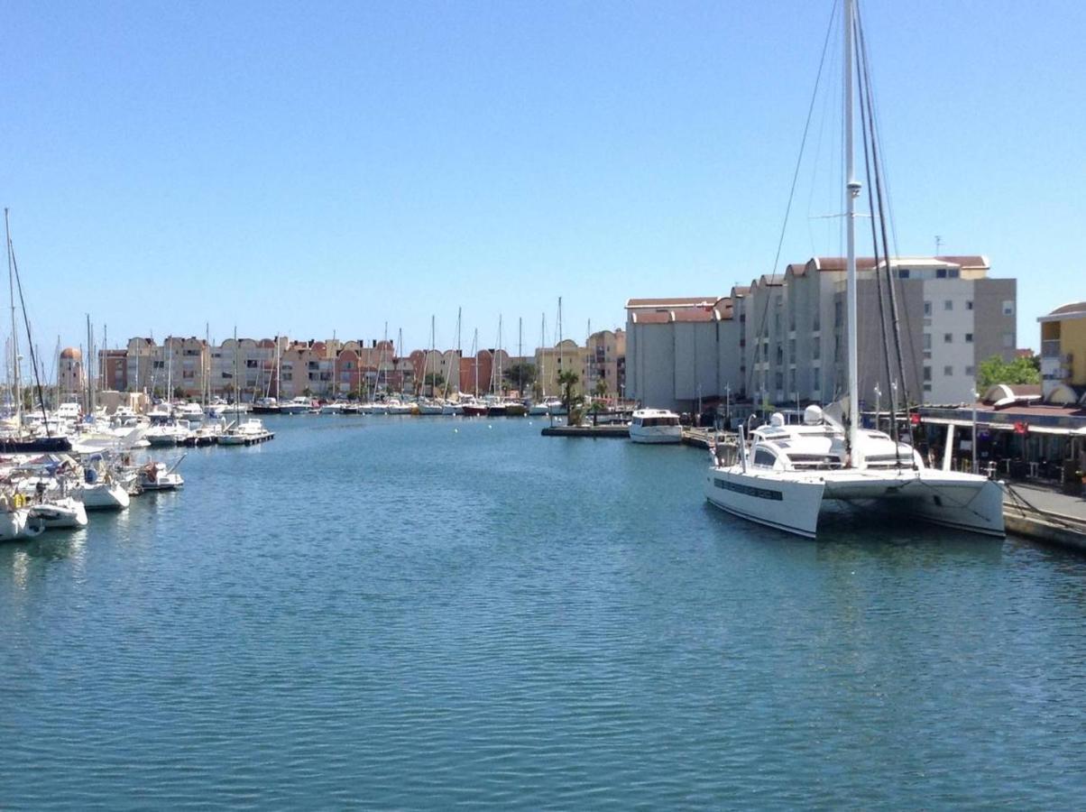 Studio sur le port, climatisation, wifi, piscine, lave-linge Gruissan Esterno foto