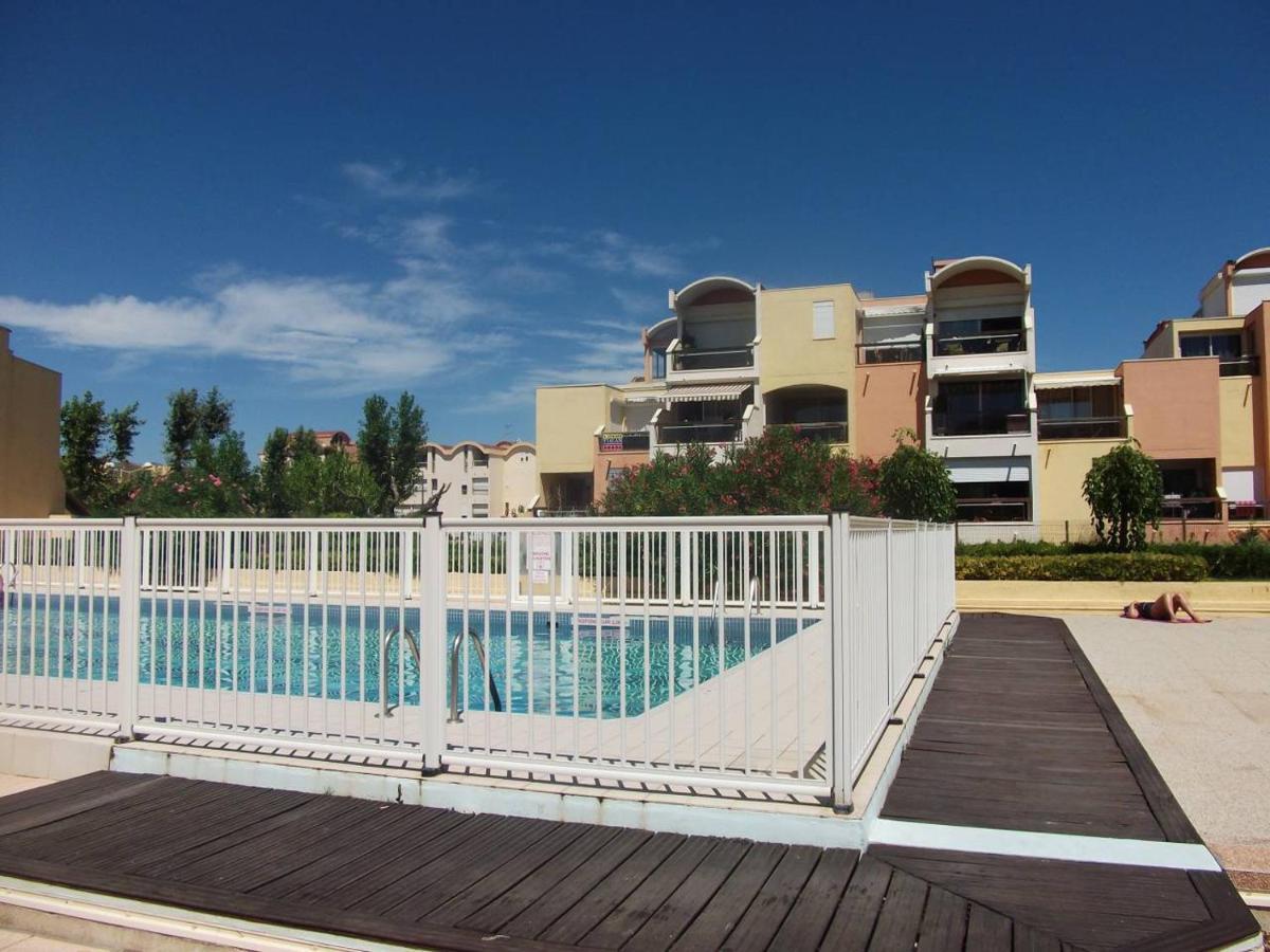 Studio sur le port, climatisation, wifi, piscine, lave-linge Gruissan Esterno foto