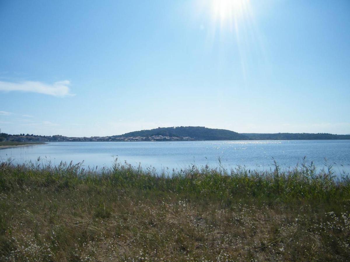 Studio sur le port, climatisation, wifi, piscine, lave-linge Gruissan Esterno foto